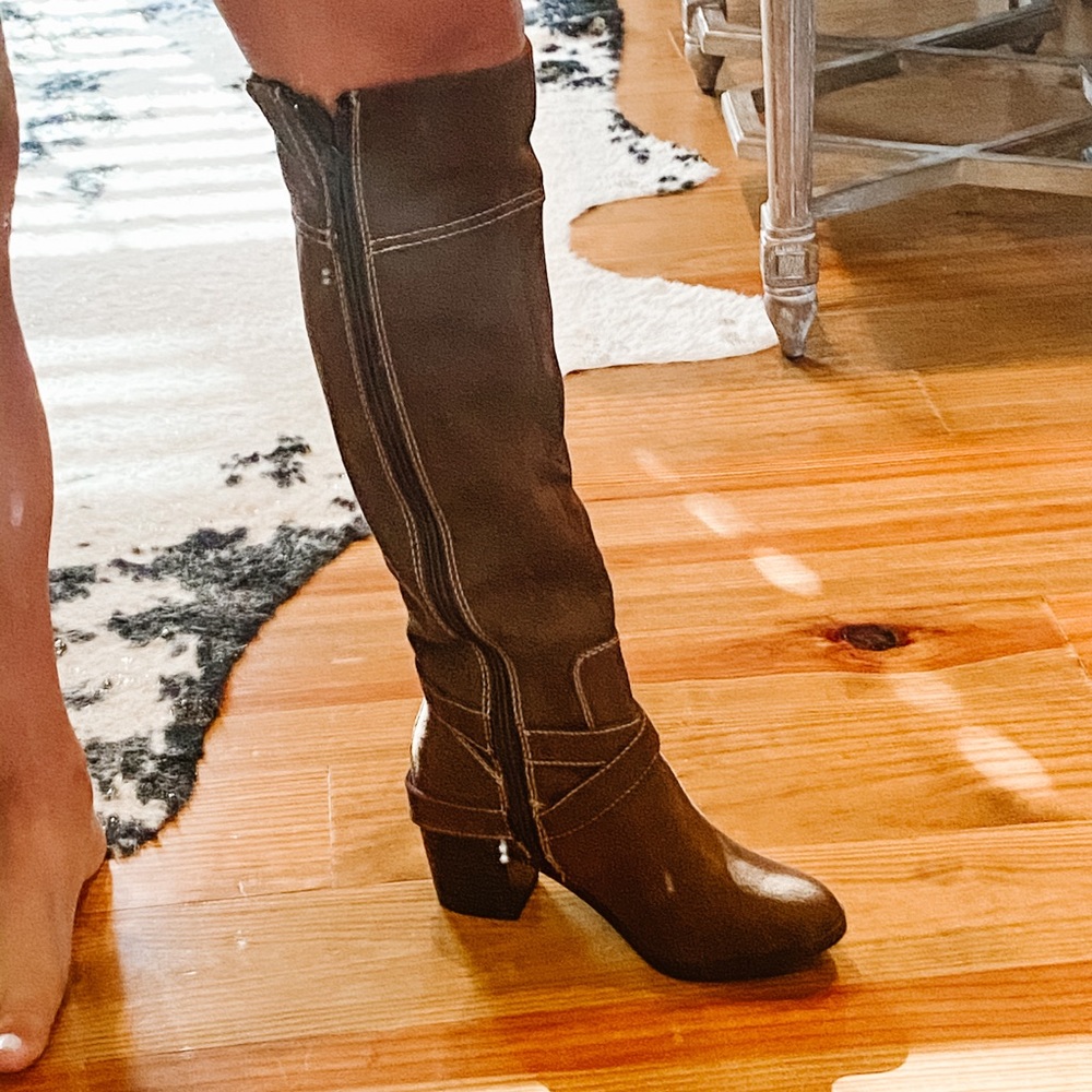 Brown y’all boots. Never worn